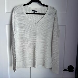 American Eagle Outfitters Women’s Cream V-Neck Sweater Size Large